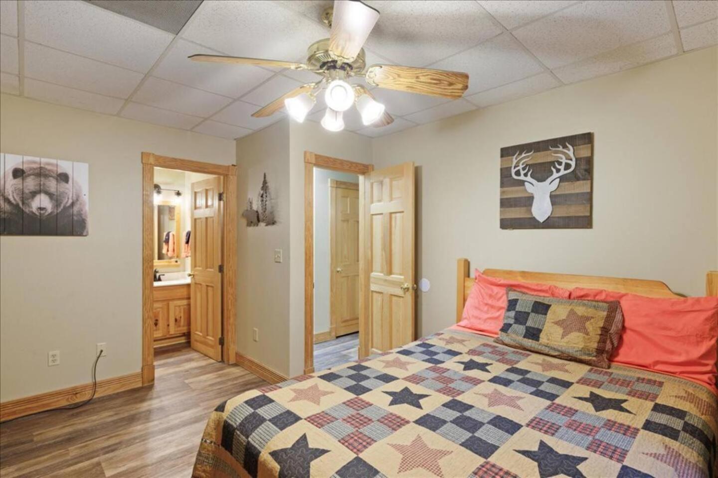 5br Smoky Hot Tub, Games, 1 Mi To Parkway Ferienhaus
