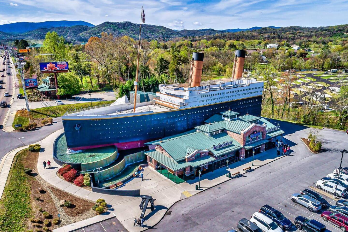 Ferienhaus 5br Smoky Hot Tub, Games, 1 Mi To Parkway Pigeon Forge